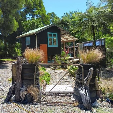 Gumboot Paradise Eco Stay Barrytown Buitenkant foto