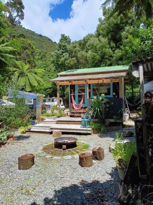 Gumboot Paradise Eco Stay Barrytown Buitenkant foto