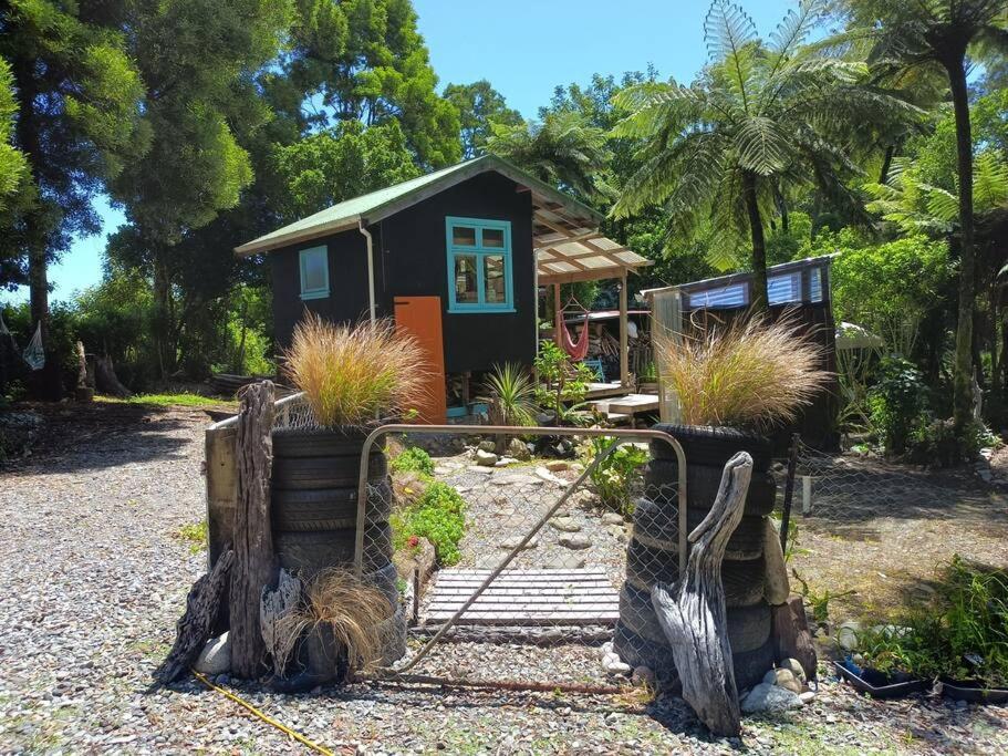 Gumboot Paradise Eco Stay Barrytown Buitenkant foto