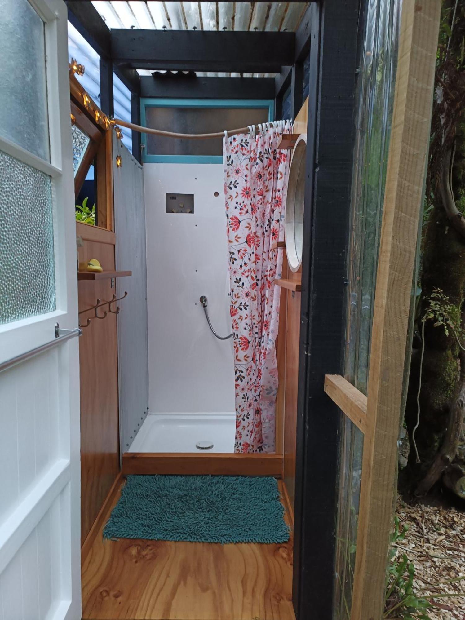 Gumboot Paradise Eco Stay Barrytown Buitenkant foto